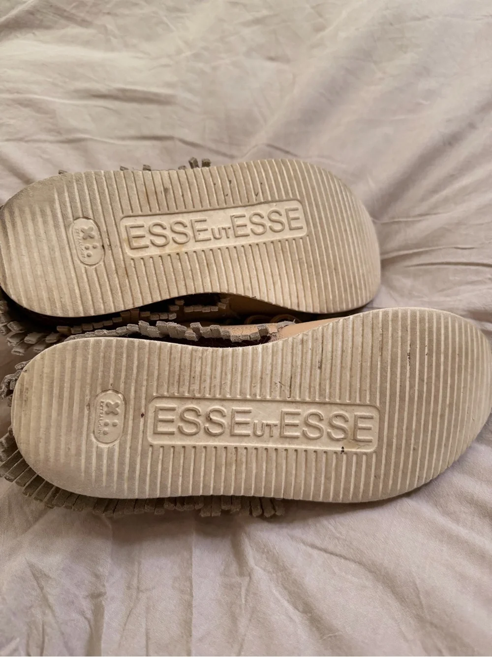 EsseutEsse Nude Leather Fringe Sneaker 8 (38)